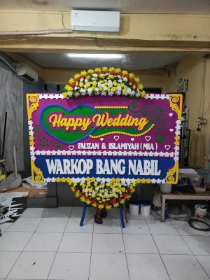 Papan Bunga di Karangsari Binong